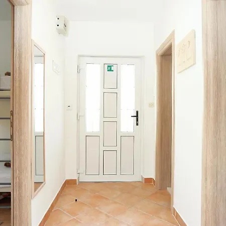 Apartment By The Sea Arbanija, Ciovo - 15595 Trogir
